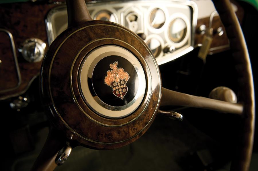 Панель приборов Packard Twelve Phaeton 1934 года  (фото 8 из 46)